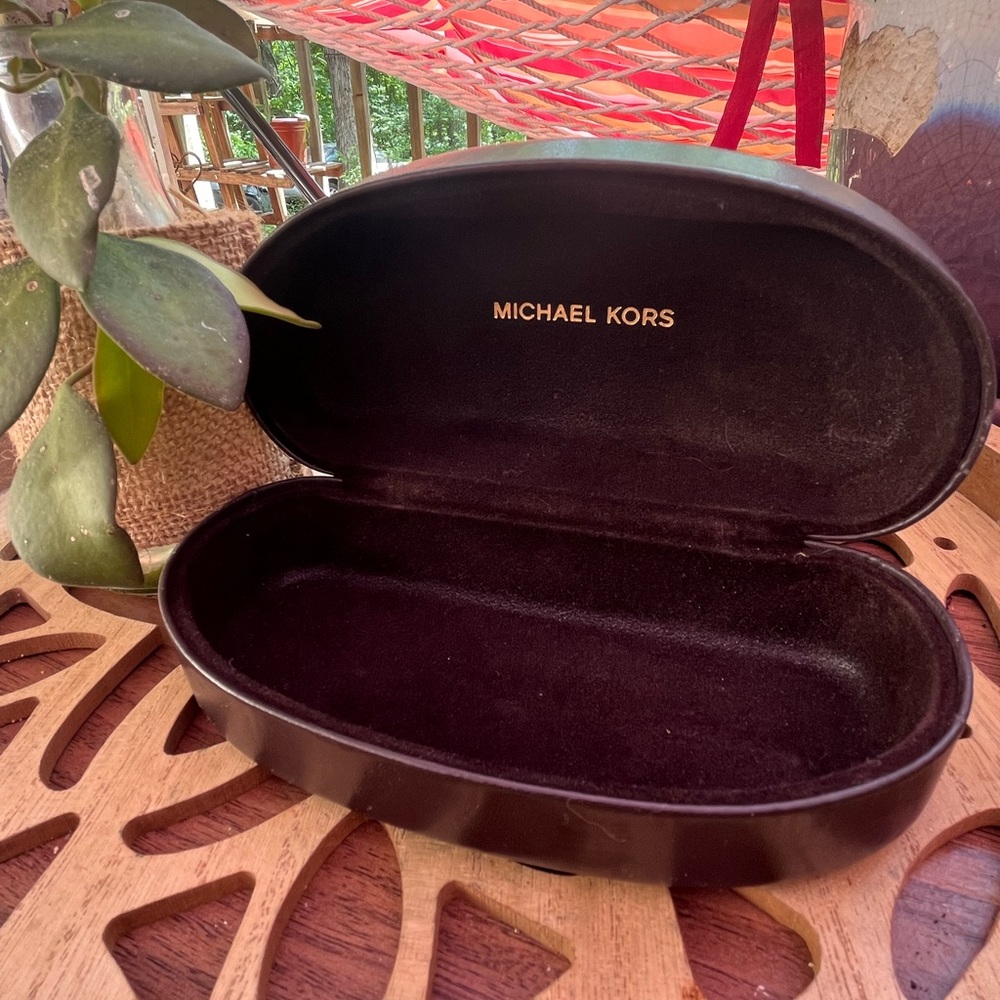 Michael Kors MK Brown clamshell hardcase Glasses/Sunglasses Case Like new